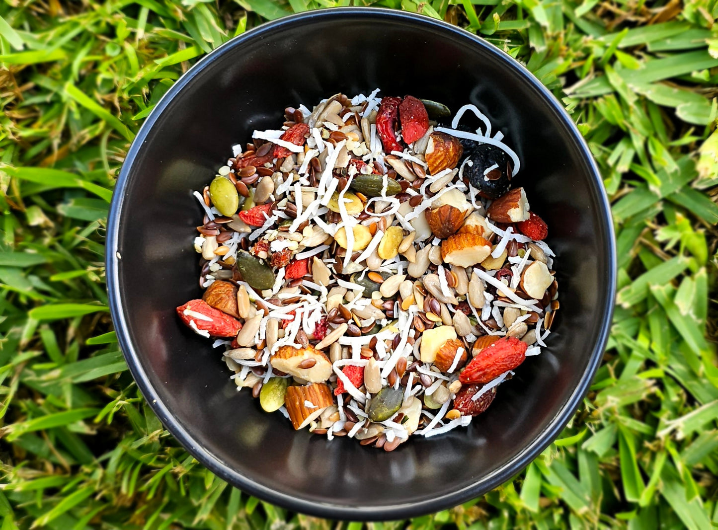 Cranberry, Sunflower Seed, Blueberry, Banana,Flaxseed,Hemp, Goji Berry, Almond, Coconut, Chia & Pumpkin Seeds